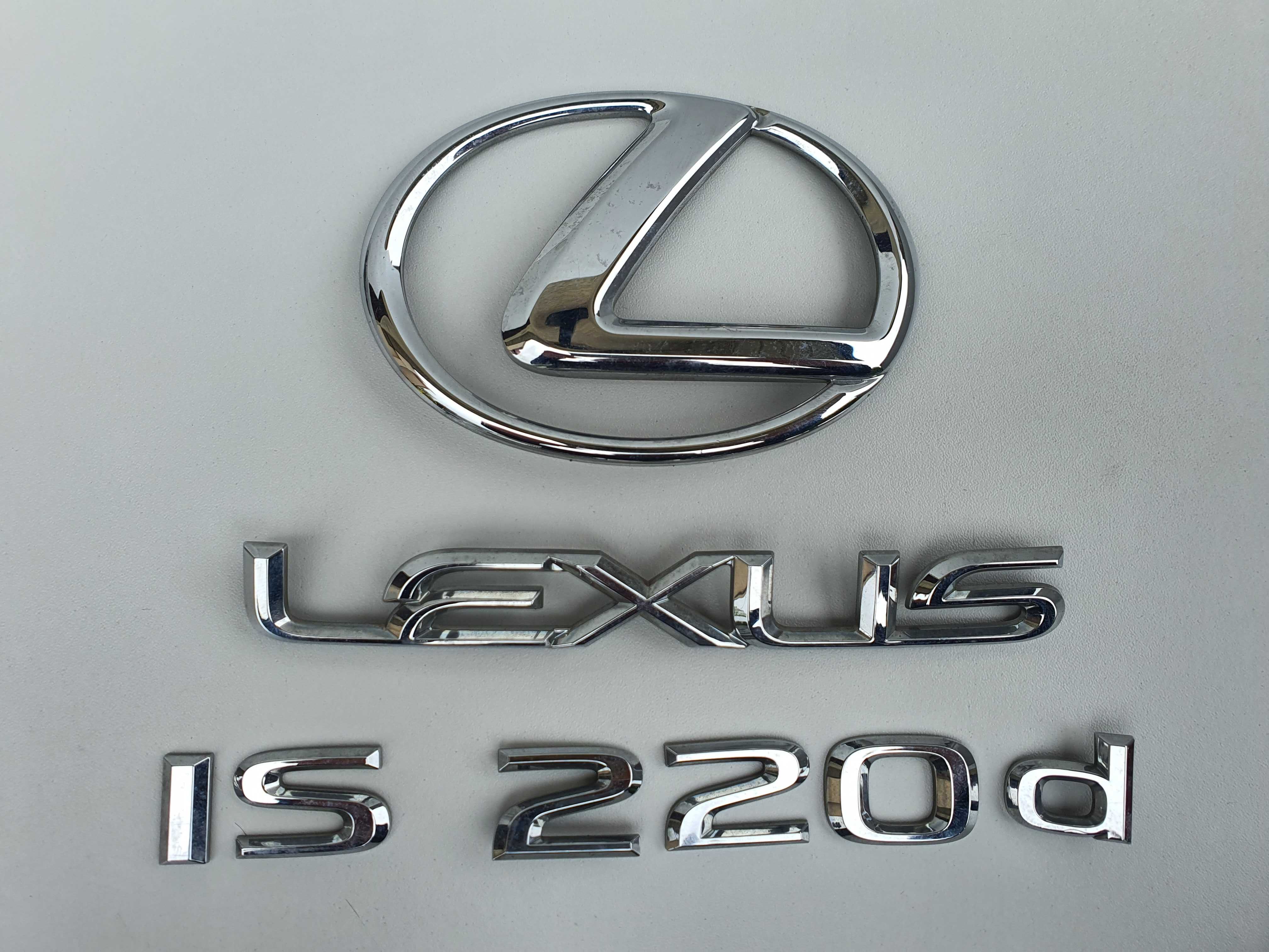 LEXUS IS220 IS220D znaczek emblemat klapy 06-13