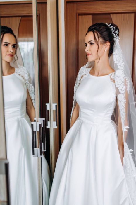 Плаття весільне, сукня