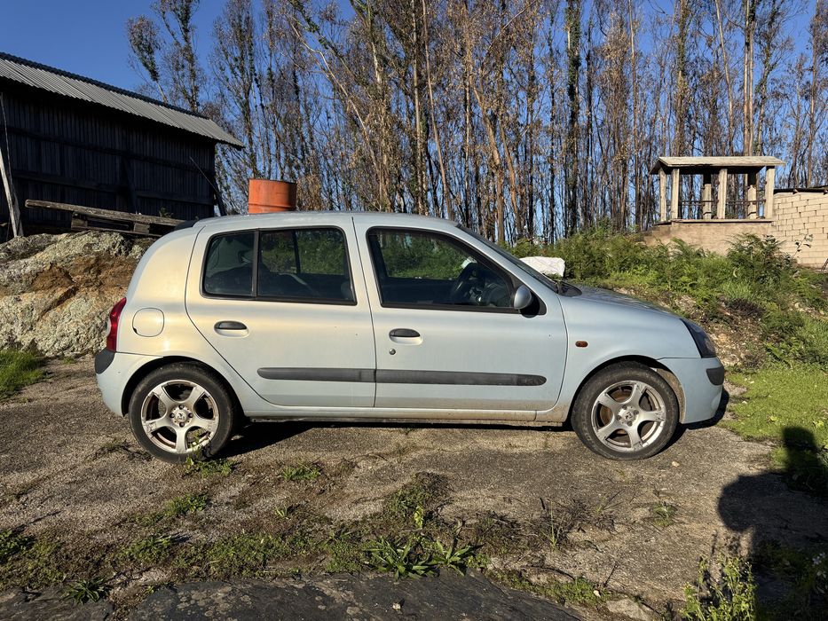 Renault clio 1.5 dci 5 lugares