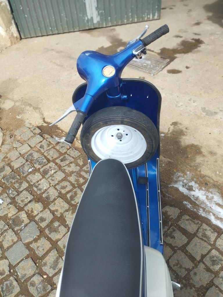 Vespa 50s restaurada
