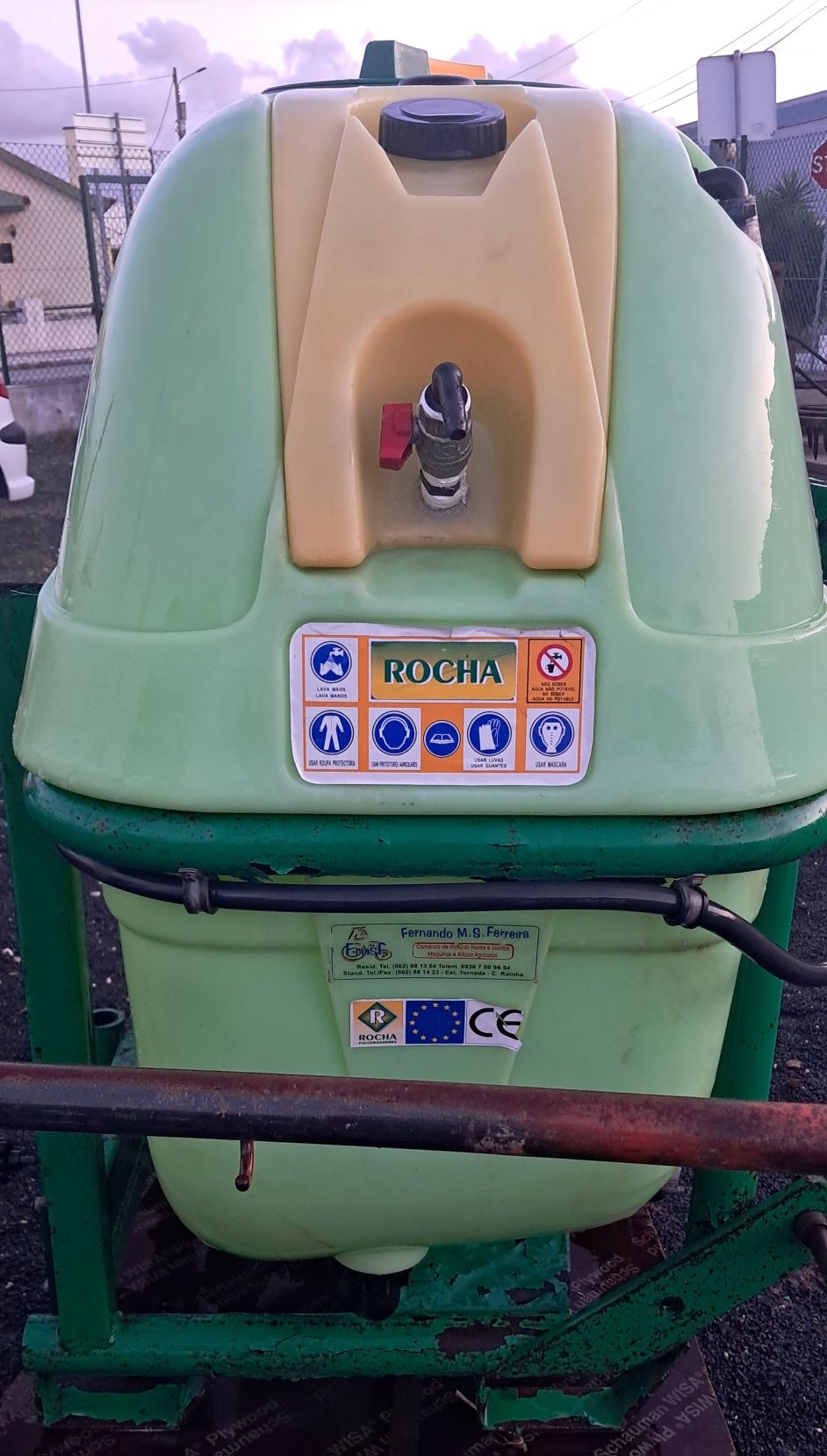 Pulverizador usado rocha 300 litros