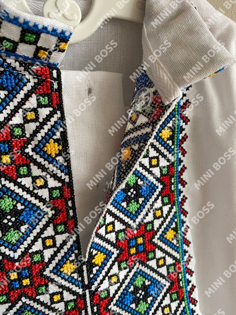 Лляна дитяча вишиванка для хлопчика вишита нитками, сорочка