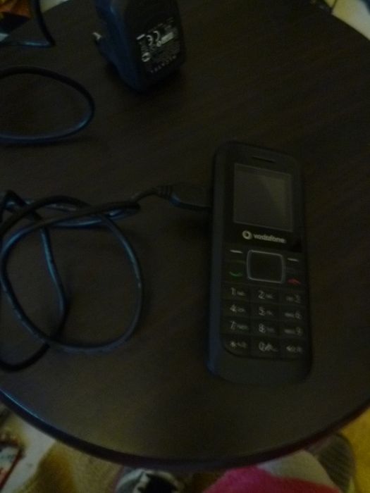 Nokia 3110 Telemóvel de teclas da Vodafone com carregador a funcionar