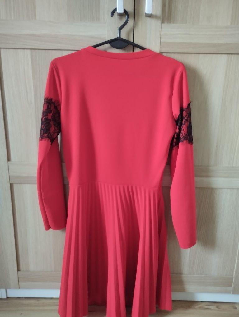 Sukienka plisowana S czerwona