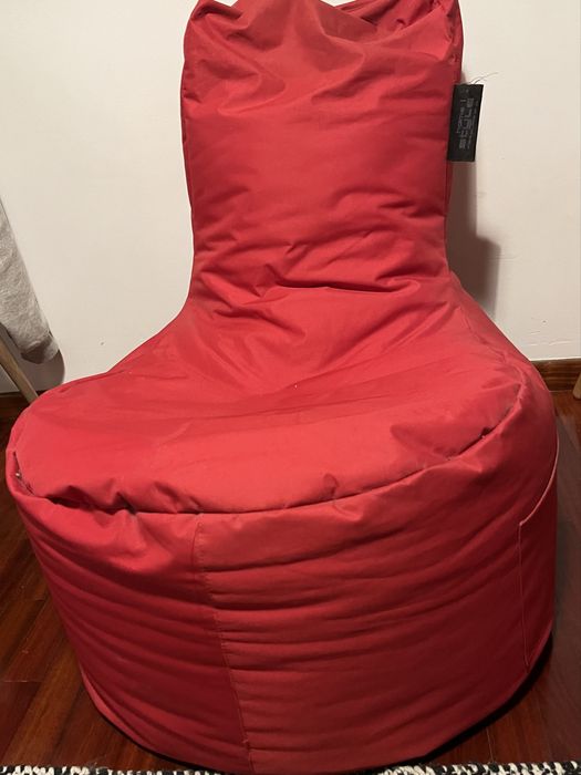 Pufe vermelho como novo