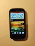 Smartfon HTC Desire X z oryginalną ładowarką