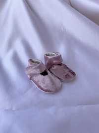 Велюрові пінетки рожеві на липучках. взуття для рукоділля