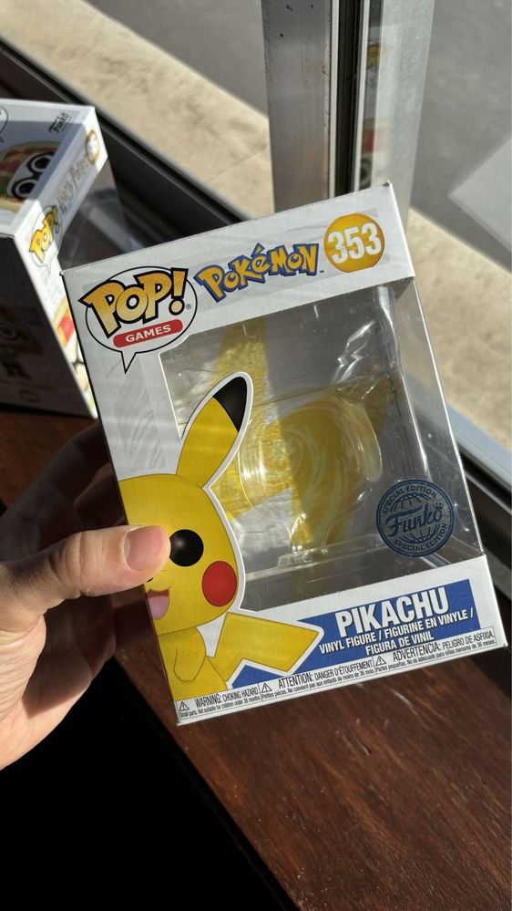 Funko Pop 353 Pikachu