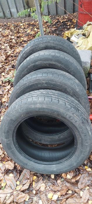 Opony 235/60R18 zimowe ładny bieznik