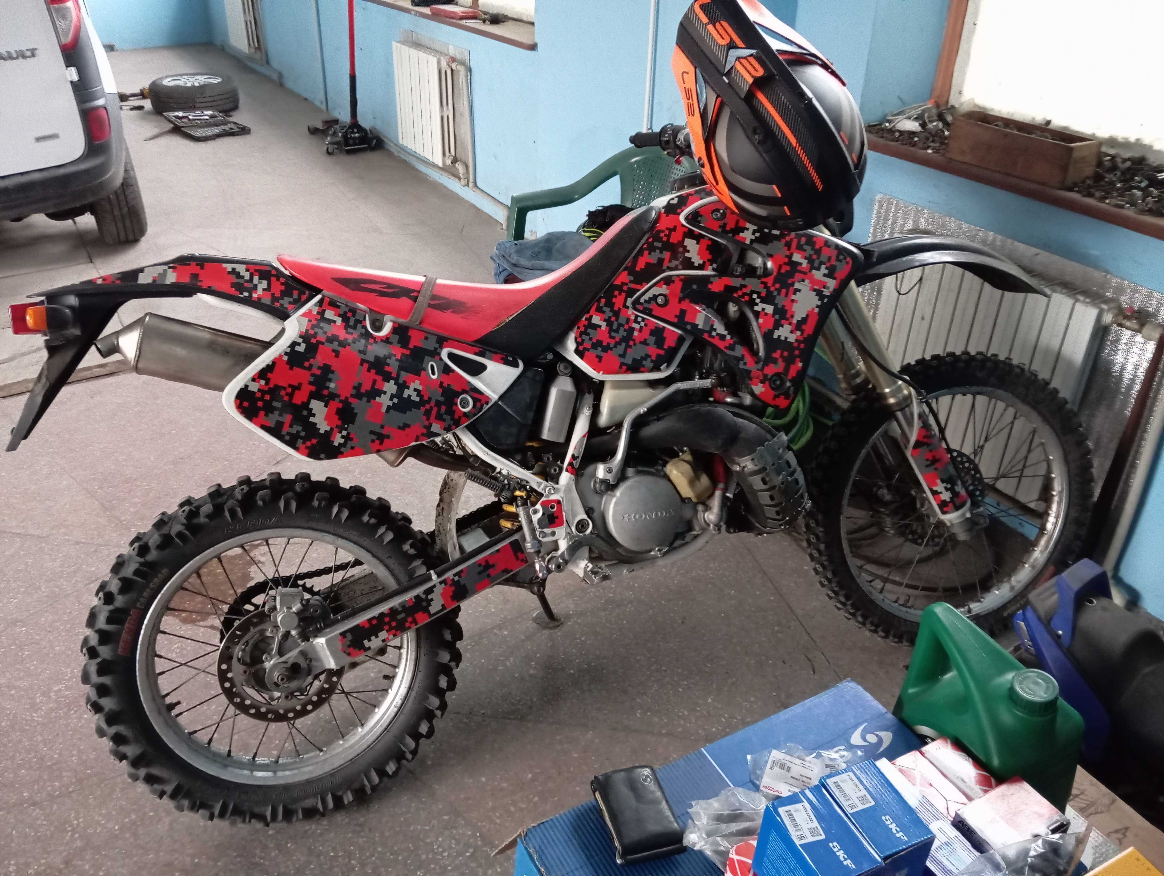Продам Honda CRM 250 AR 2т на обліку (ендуро)