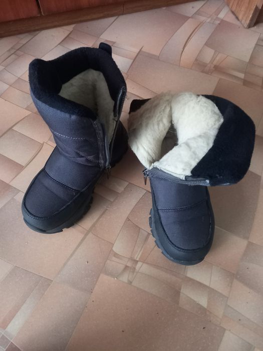 Продам взуття для хлопчика