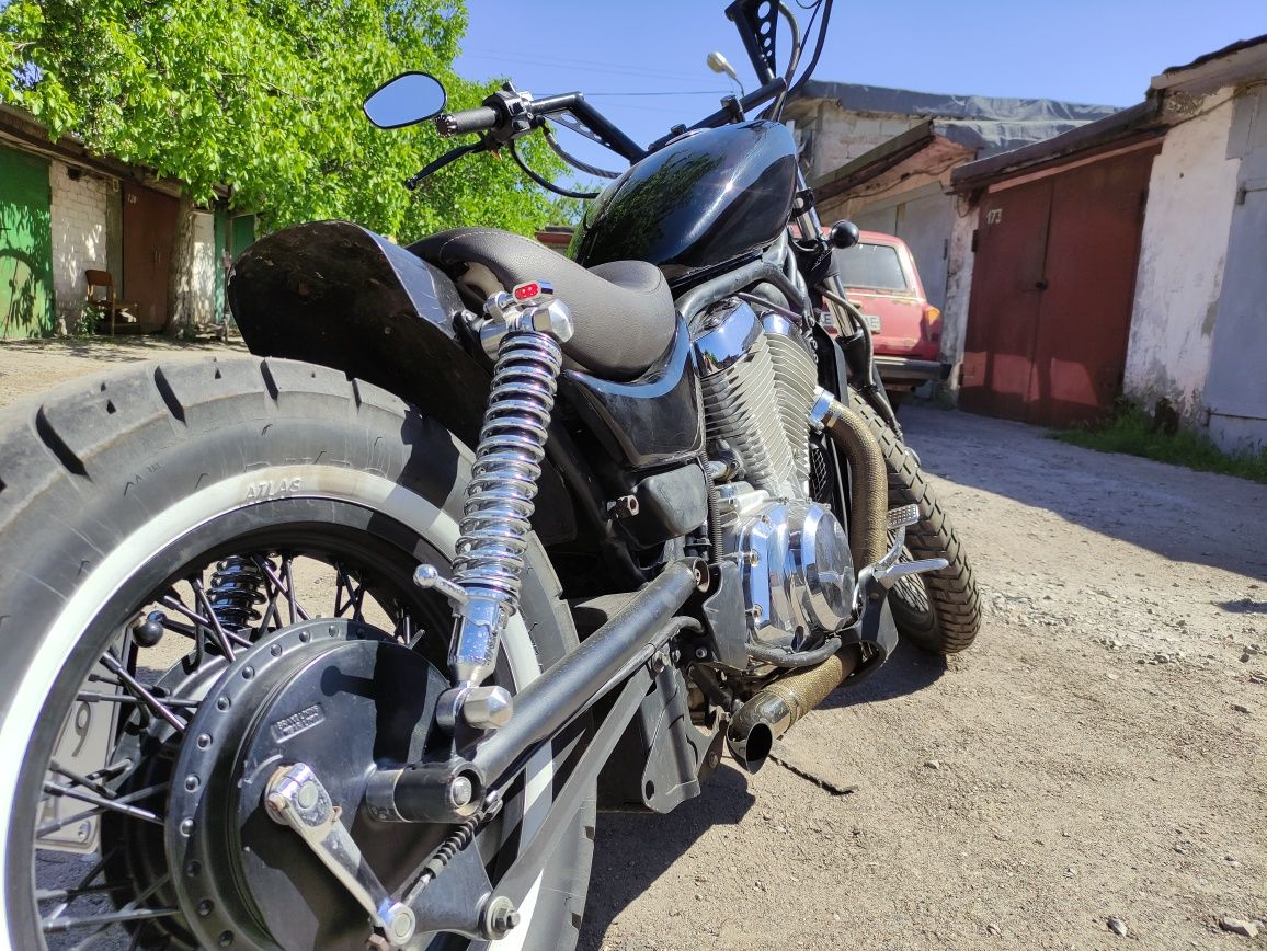 Suzuki intruder 400