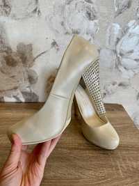 Туфли женские для свадьбы кремовые со стразами 38 размер