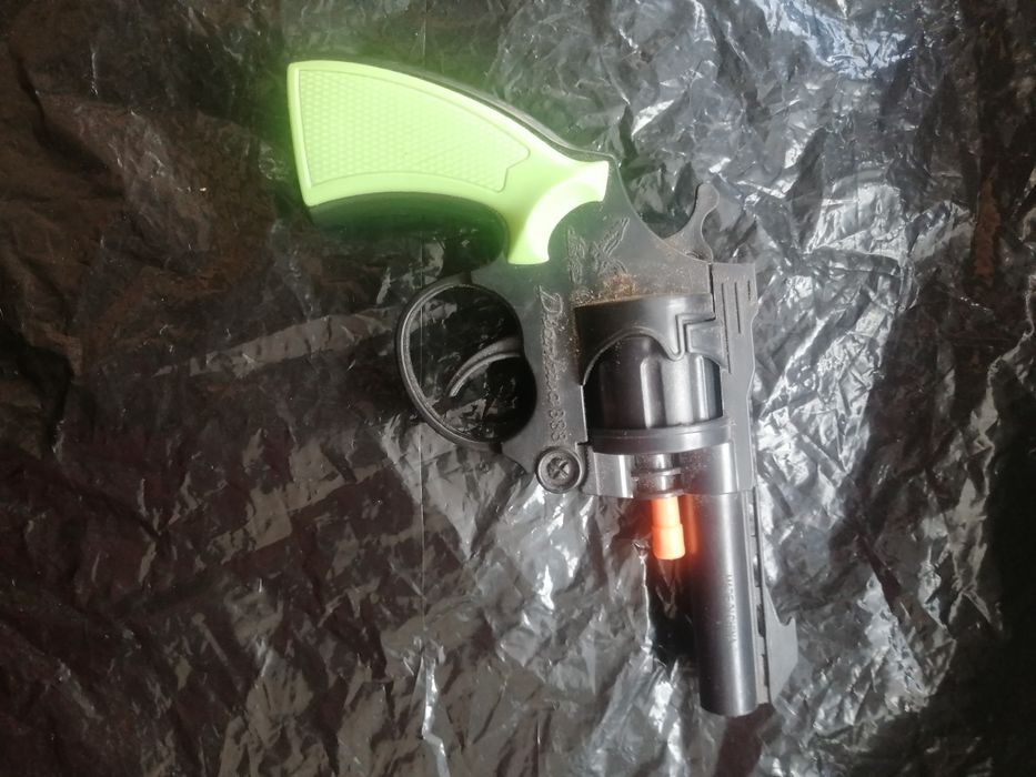 Пистолет револьвер игрушка perfecta mod 8000