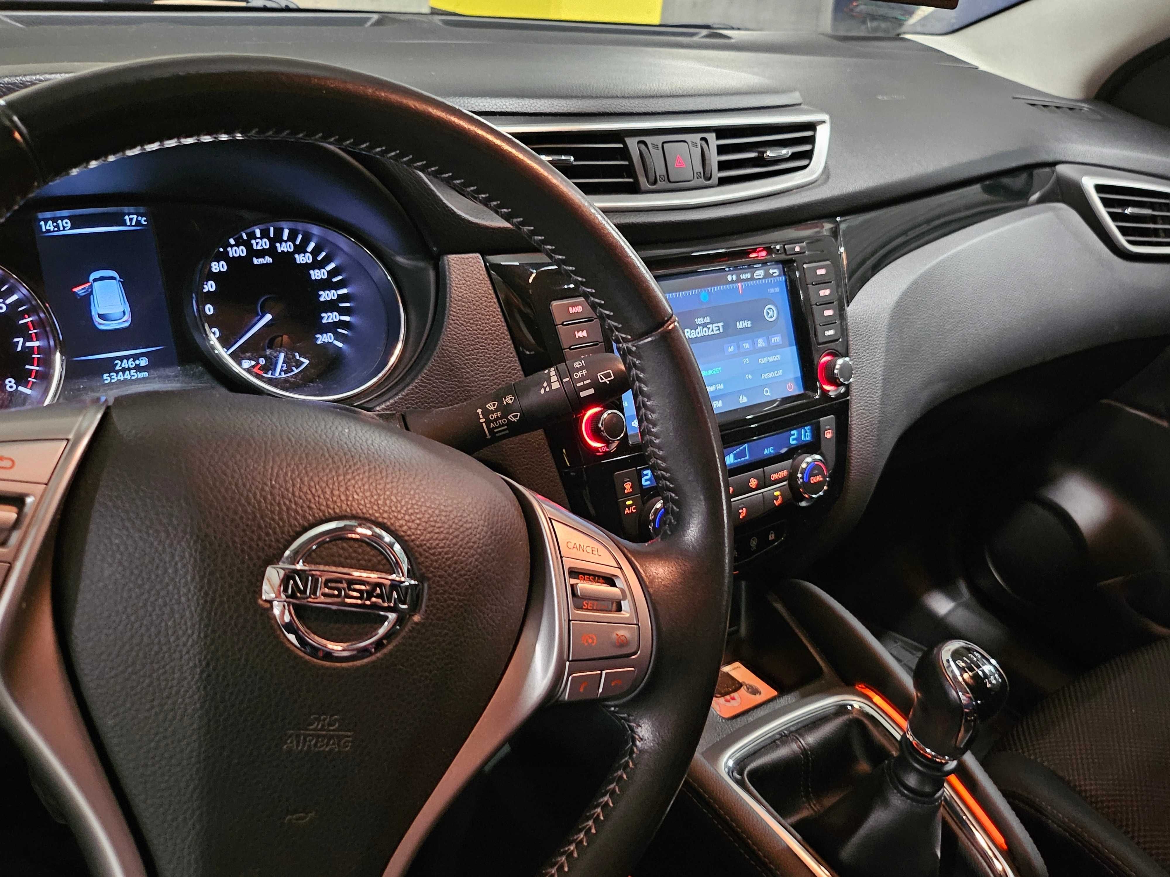 Nissan Qashqai 1.2, kolor czarny stan bdb, niski przebieg