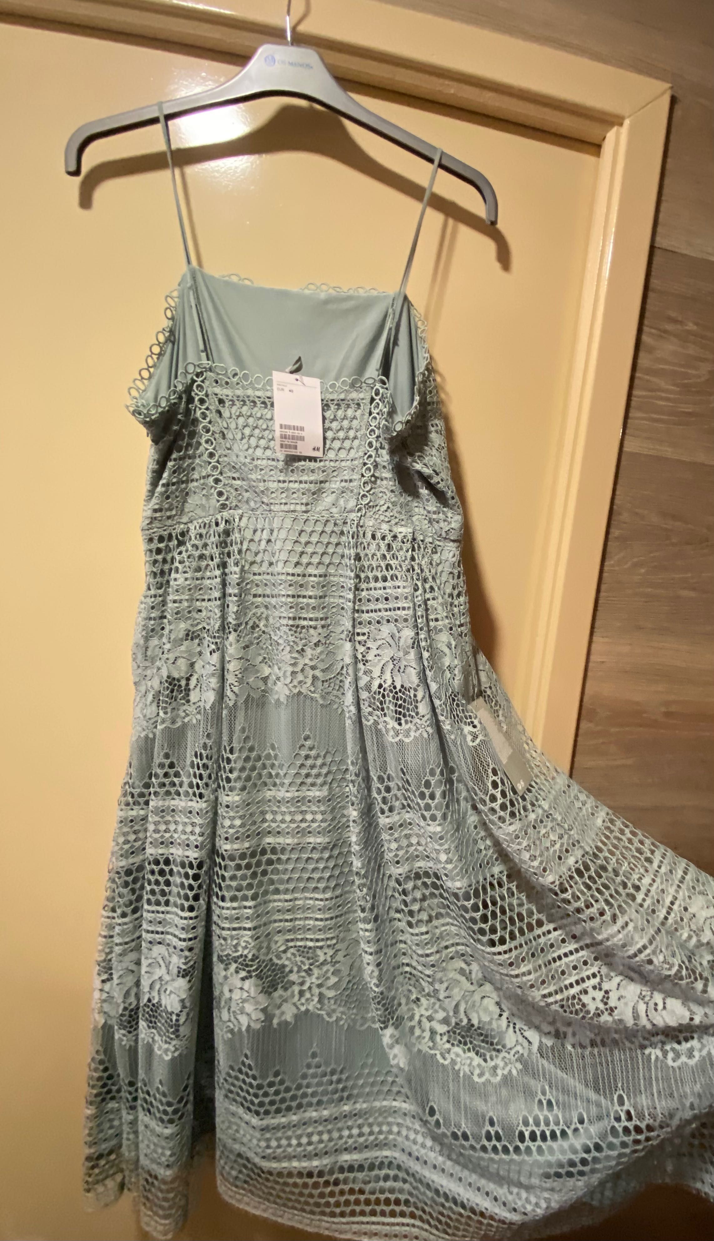 Vestido rendado em verde água - novo