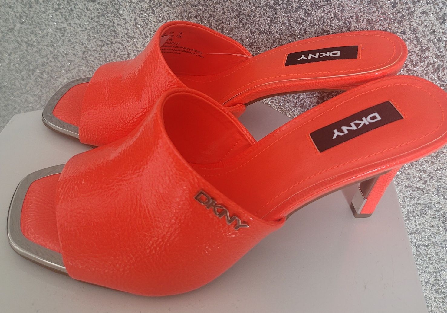 DKNY super klapki roz.38,5