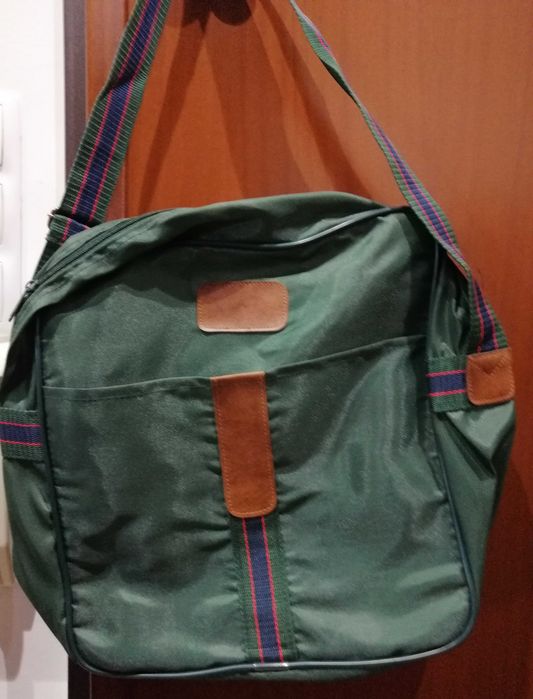 3 sacos de viagem ( 2 sacos de mão, 1 saco de ombro)