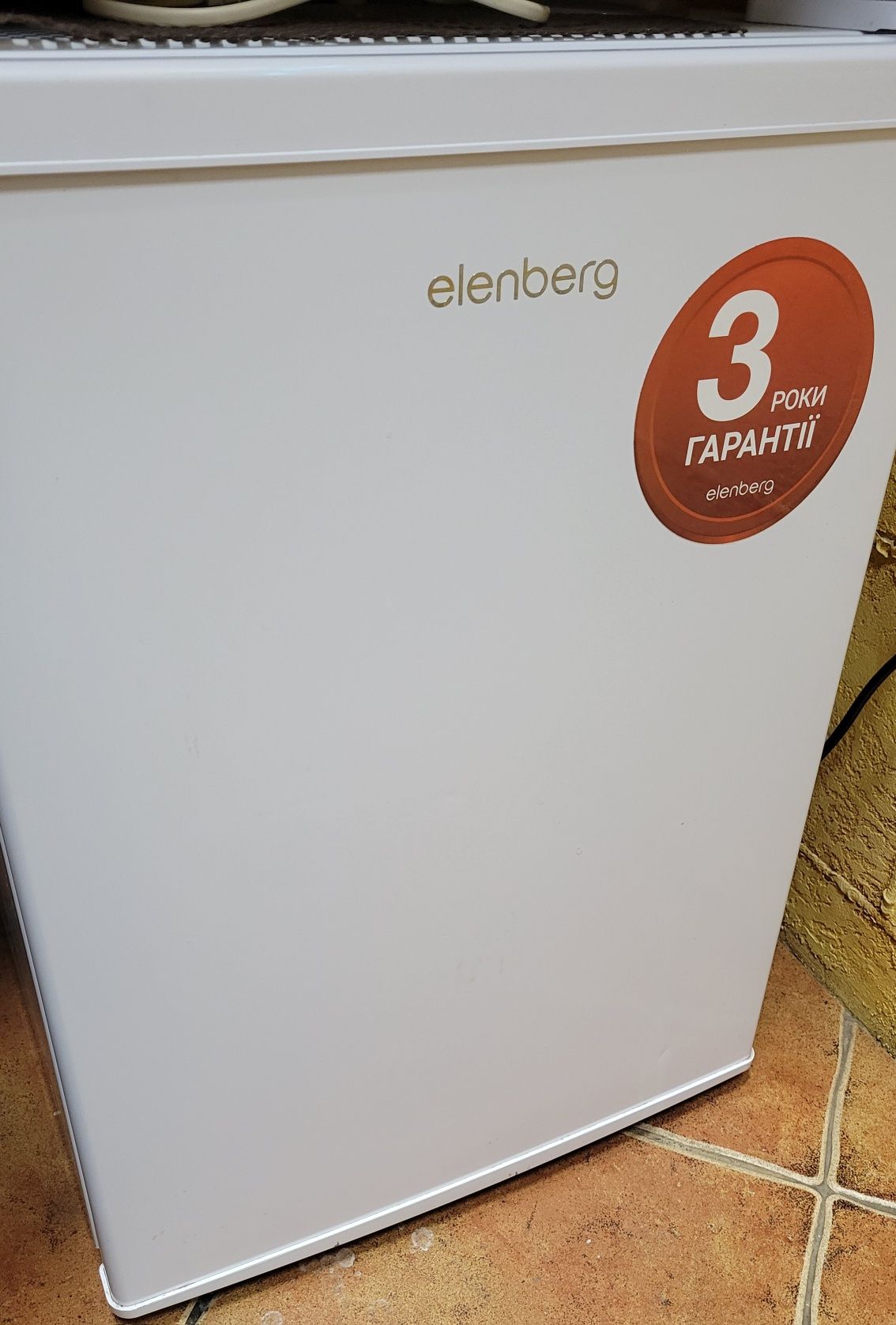 Продам холодильник Elenberg