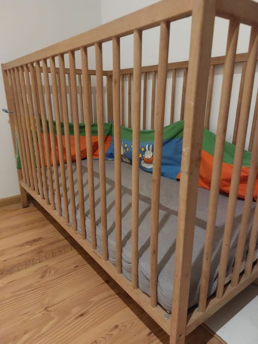 Łóżeczko dziecięce regulowane