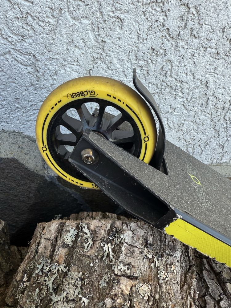 Трюковий самокат Globber Stunt GS 540 – майже новий