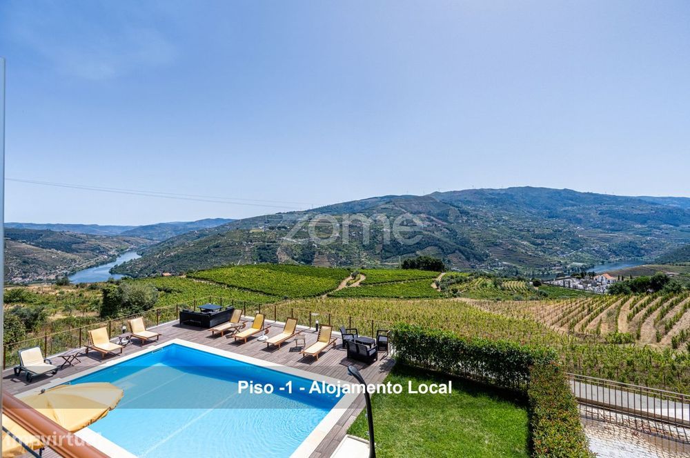 Prédio em Mesão Frio com vistas desafogadas para Rio Douro