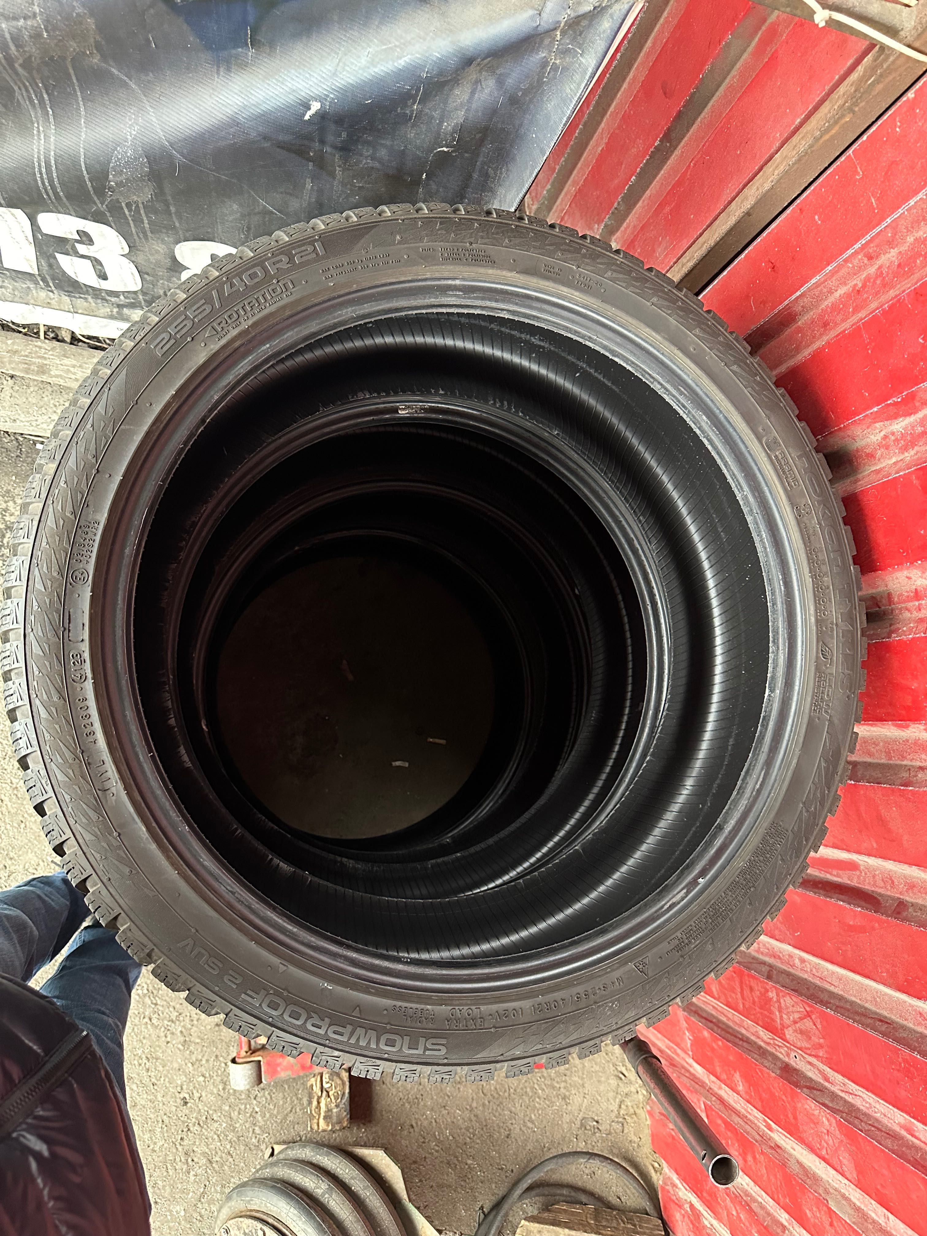 Зимня гума Nokian 255/40 r21 2023 рік