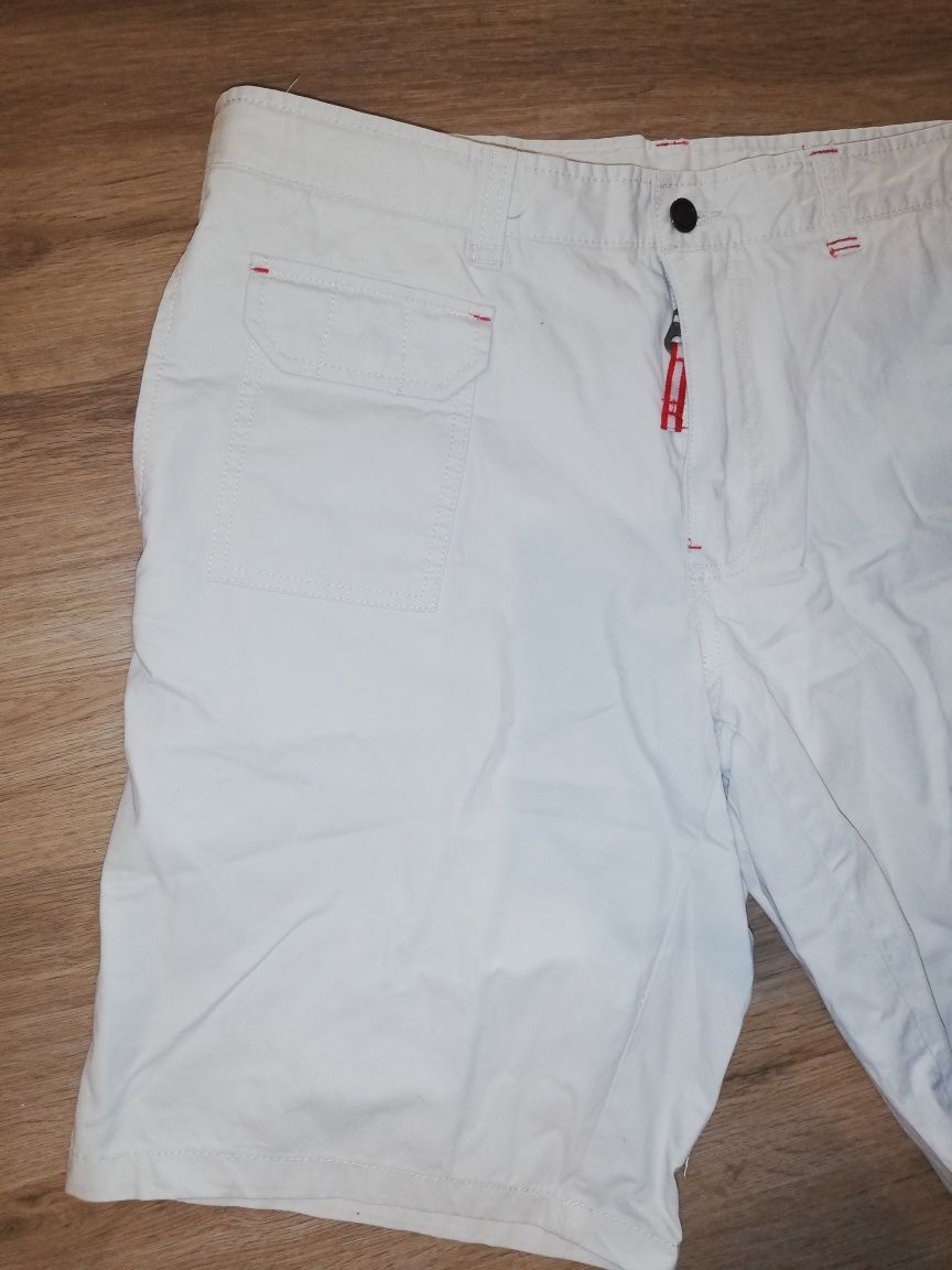 Bermudas com bolsos T-44 - novas