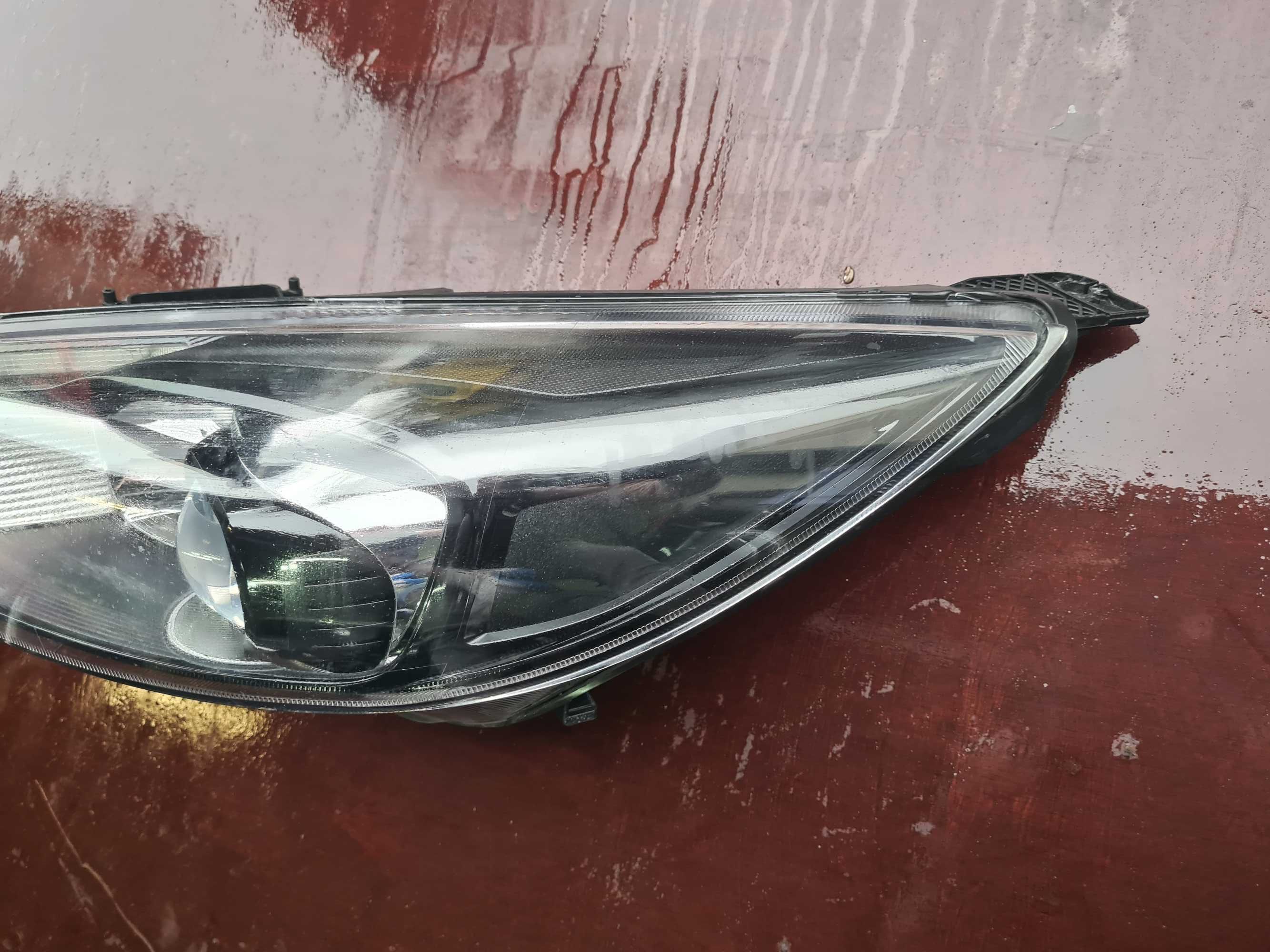 Ford Focus MK III lift 15r lampa przednia lewa xenon led