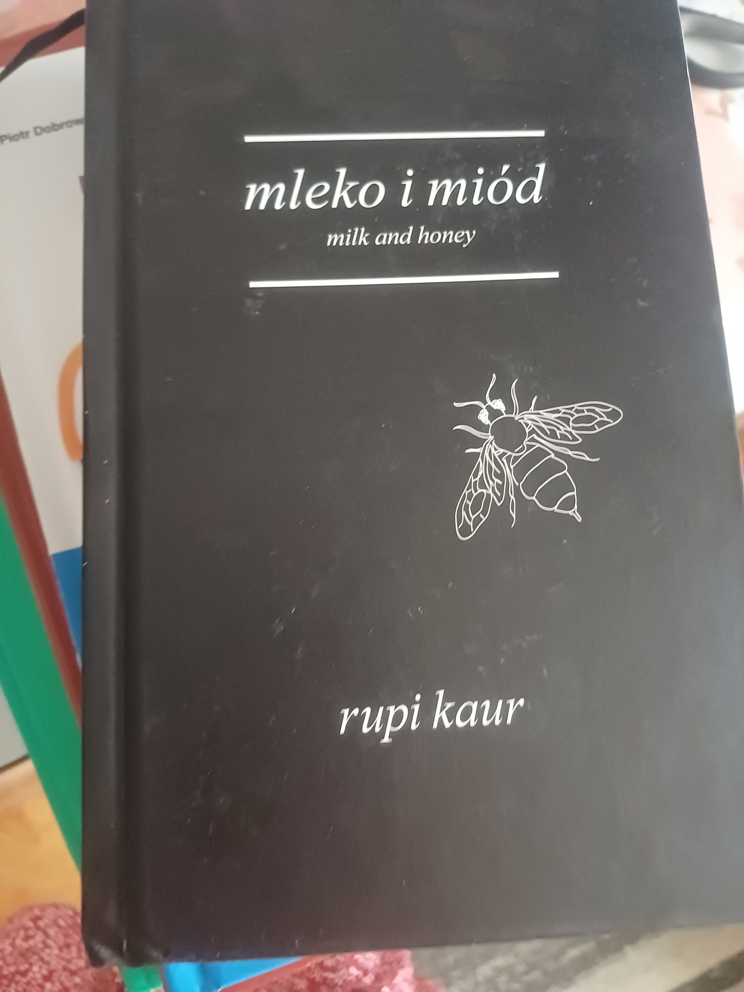 Mleko i miód Rupi