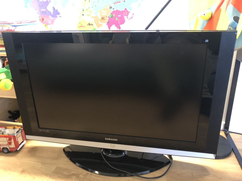 Televisor samsung 103cmx 50cm