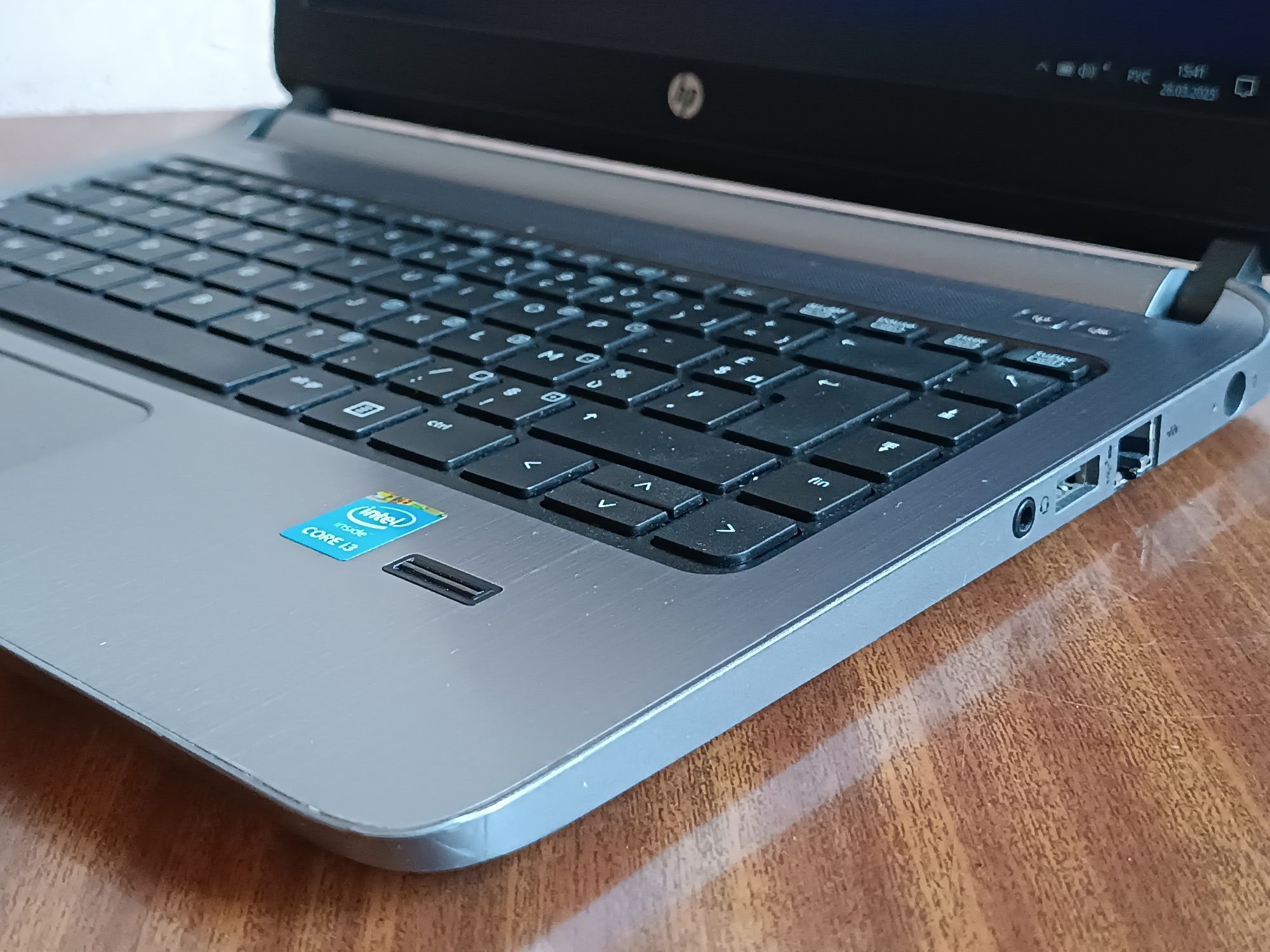 Ноутбук HP 430 G2 / Core i3 2.1GHz / DDR4 8 / ssd 120 / батарея нова
