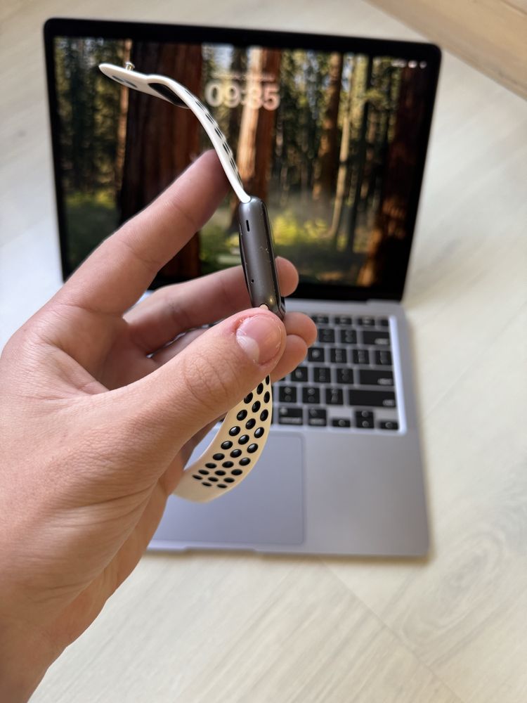 Apple watch 42mm 7000 series