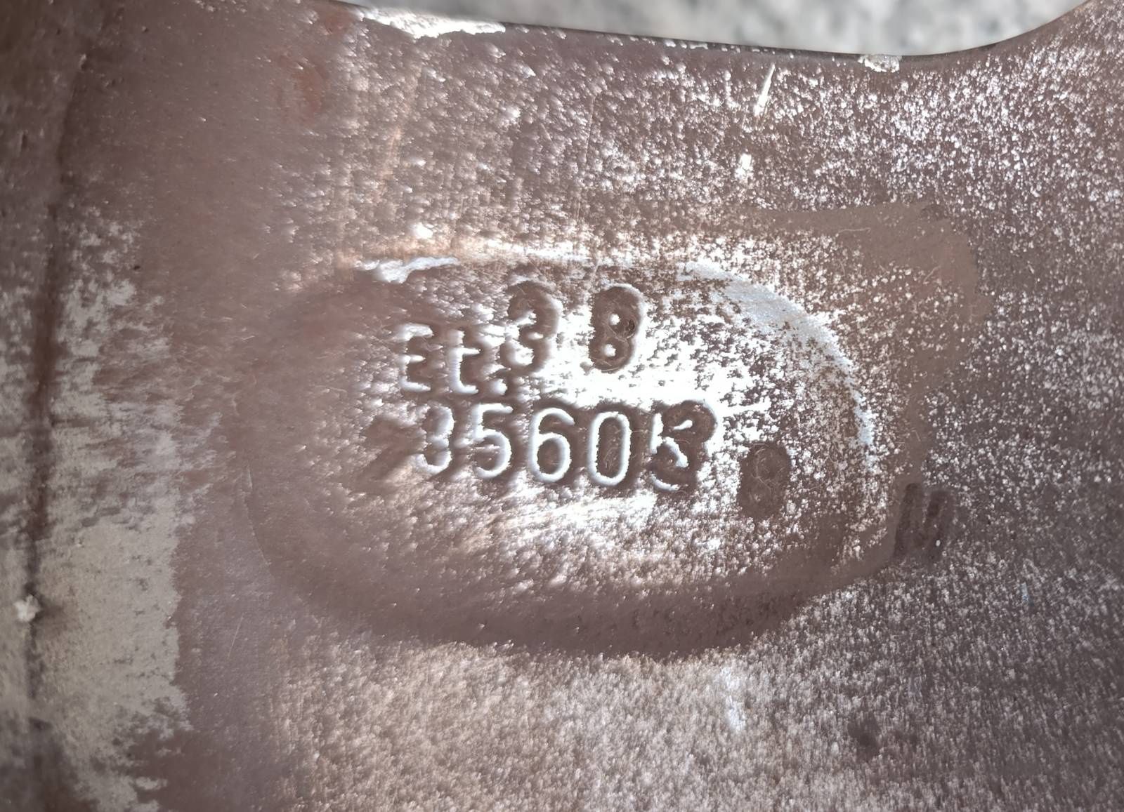 Alufelgi do VW Bora 4 sztuki 5x100 et38
R 15R 15R 15 ok
śruby 5x100
ET