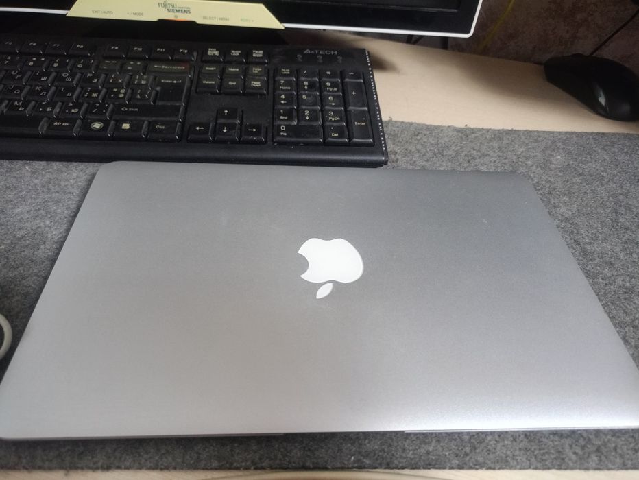 MacBook Air A1370 • 11" • SSD •