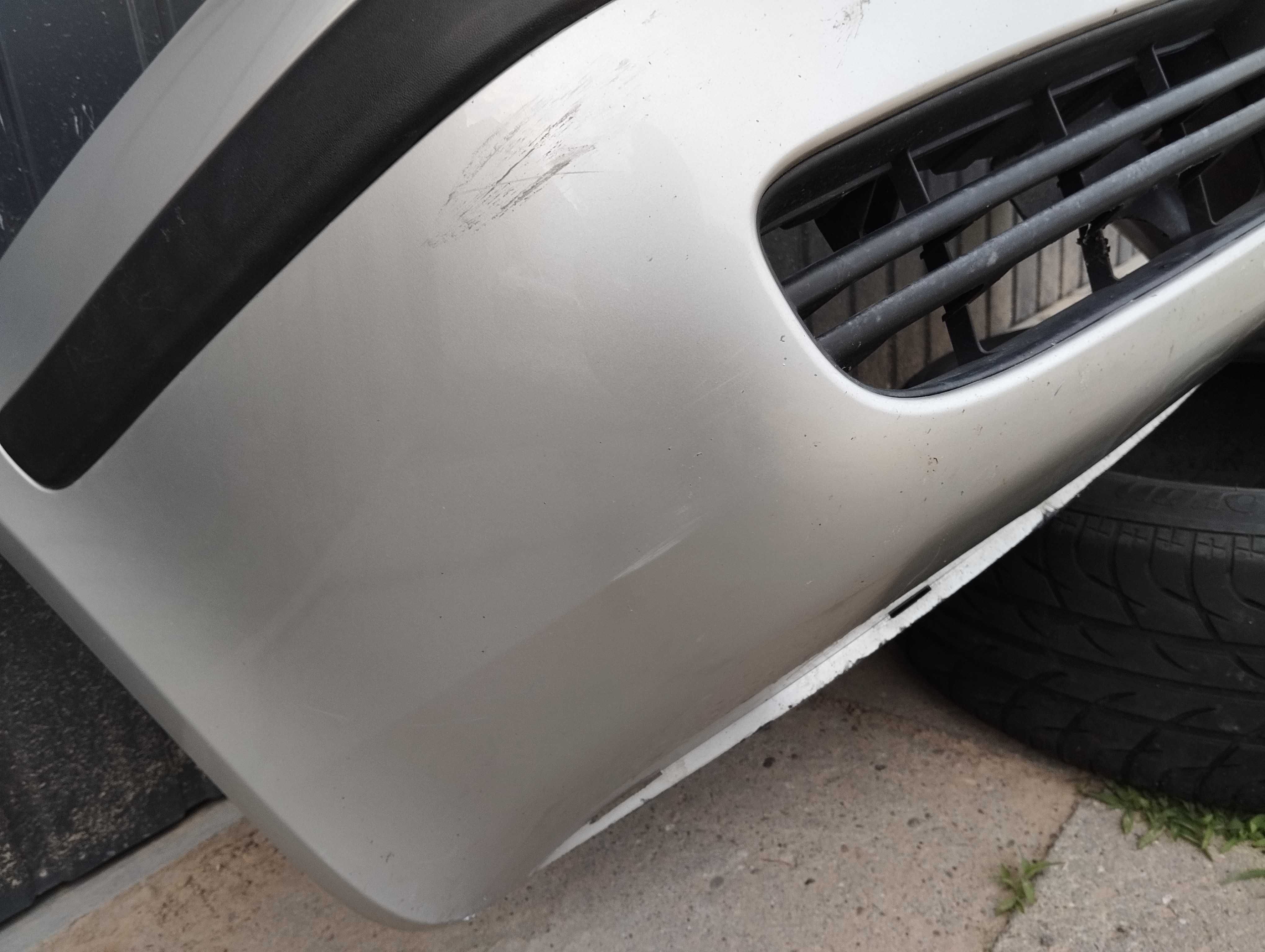 Zderzak przedni przód srebrny kod lak. 9102 Skoda Octavia I Lift