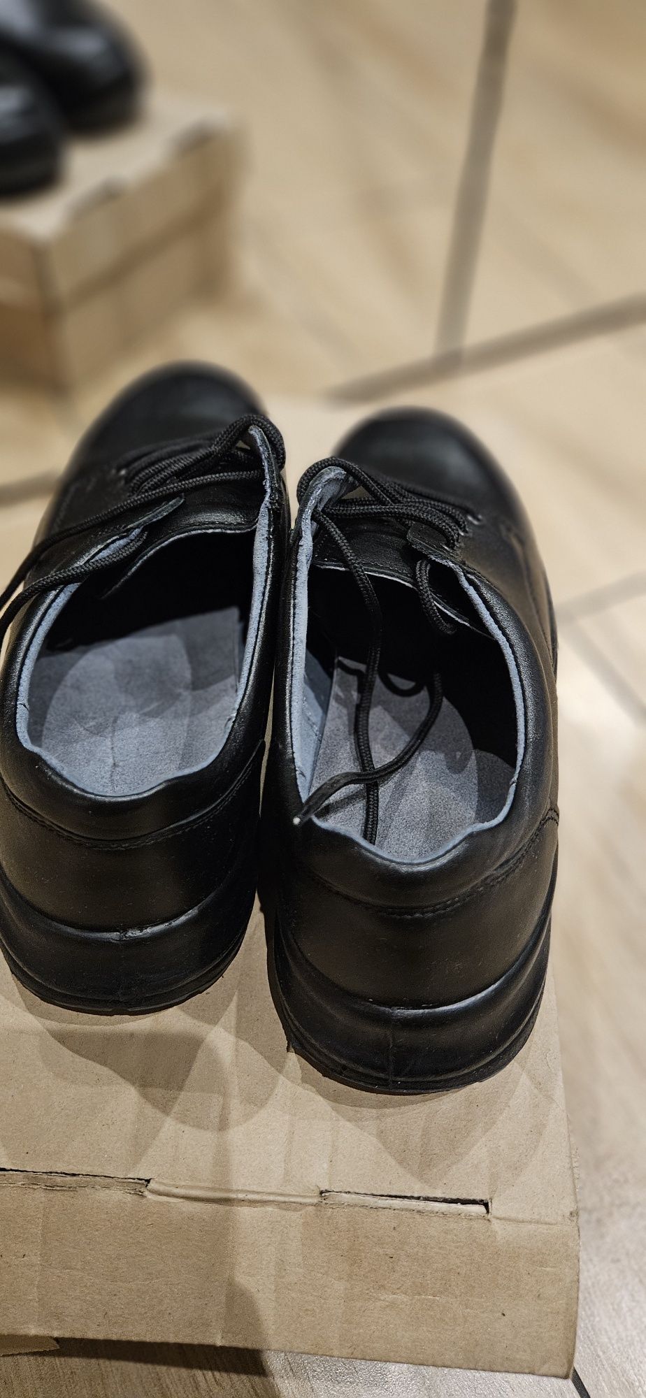 Buty mundurowe policyjne  r.39 25cm