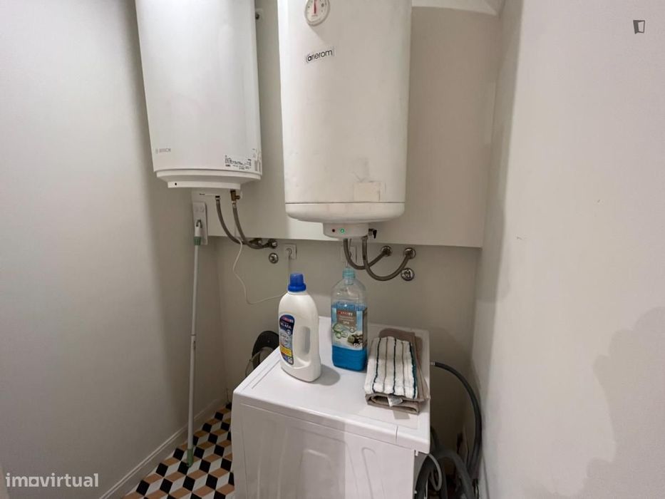 Quarto - localizado em Cedofeita Porto