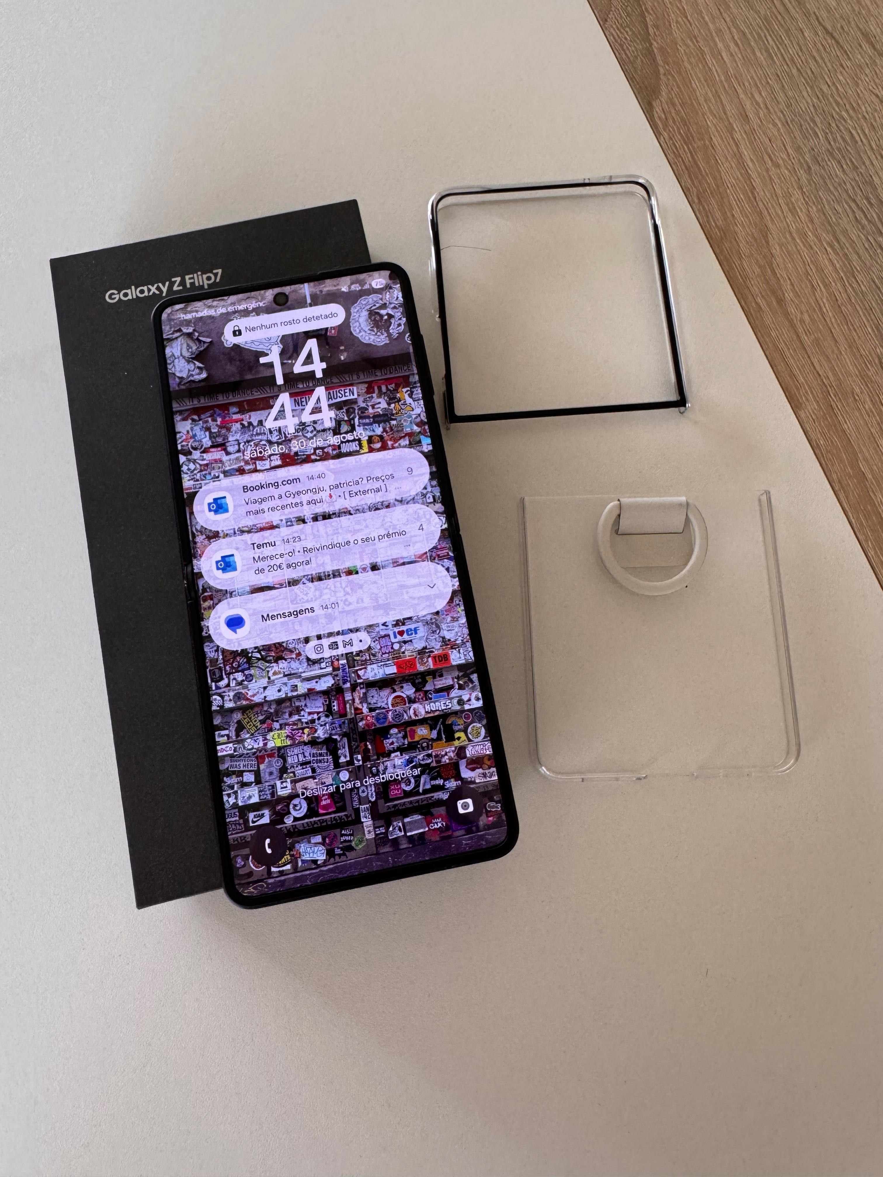 Vendo Samsung Zflip 7 512gb preto novo