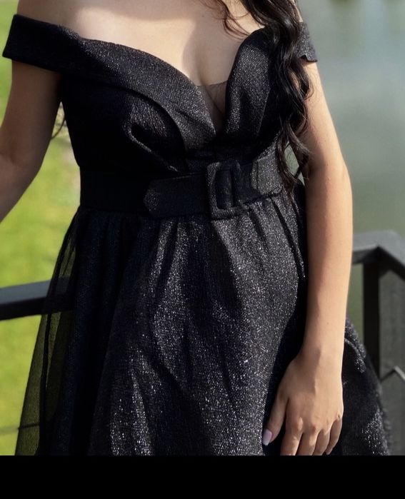Сукня вечірня з блискітками чорна