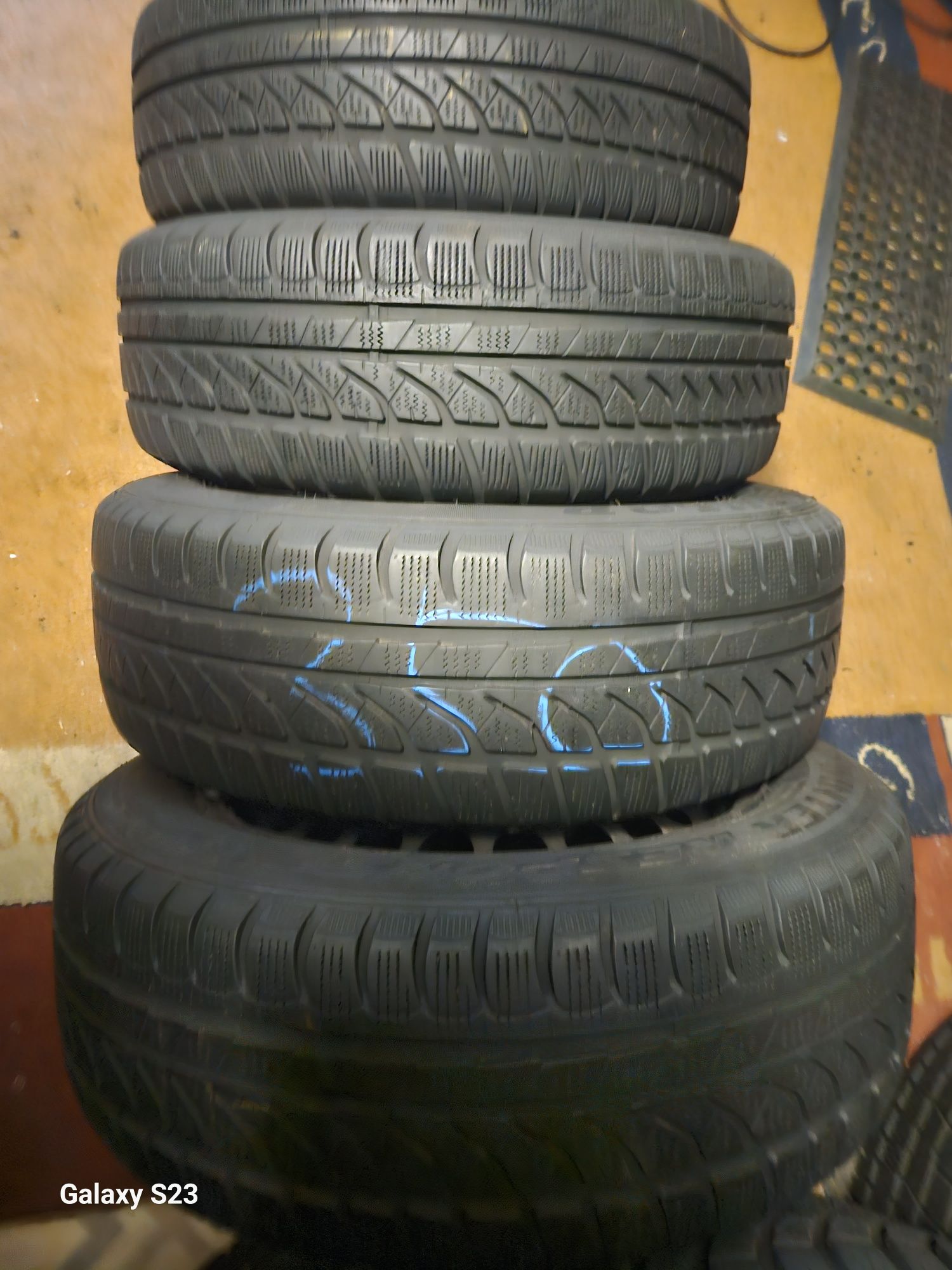 5×100 6J ET29 opony 185/60R15 Dunlop komplet