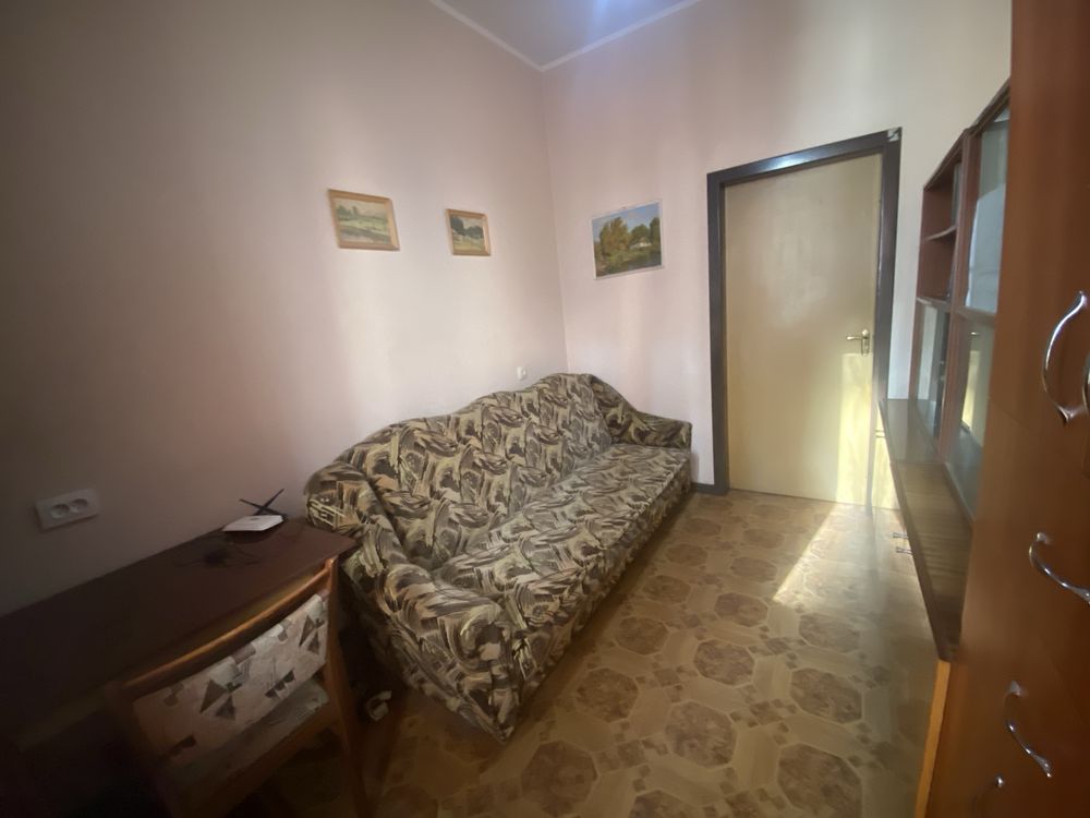 Сдам 3-ком Центр . Екатериносоавский б-р. Пассаж в 2 мин.