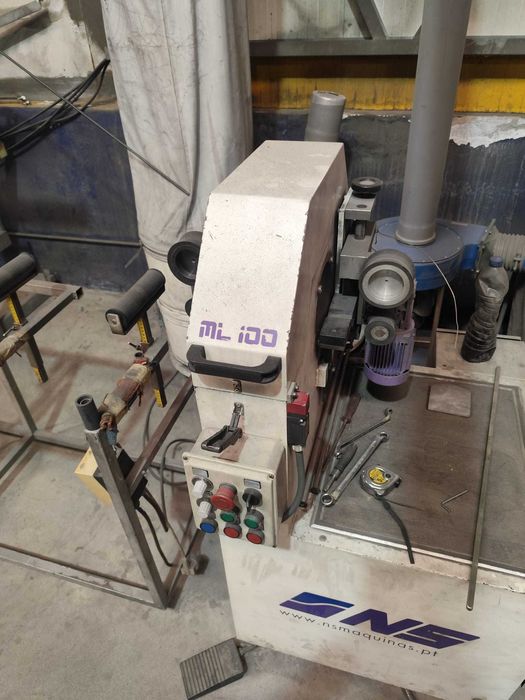 Maquina de escovar redondos