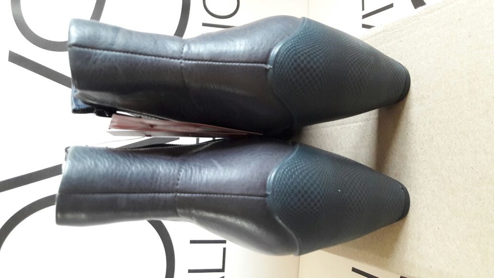 Чоботи напівчоботи жіночі шкіряні р. 42 ЕССО