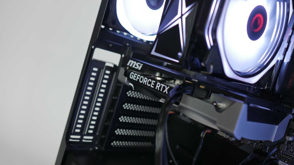 Komputer gamingowy I5 14400F / 32GB DDR5 / 1TB / RTX 5060 FV