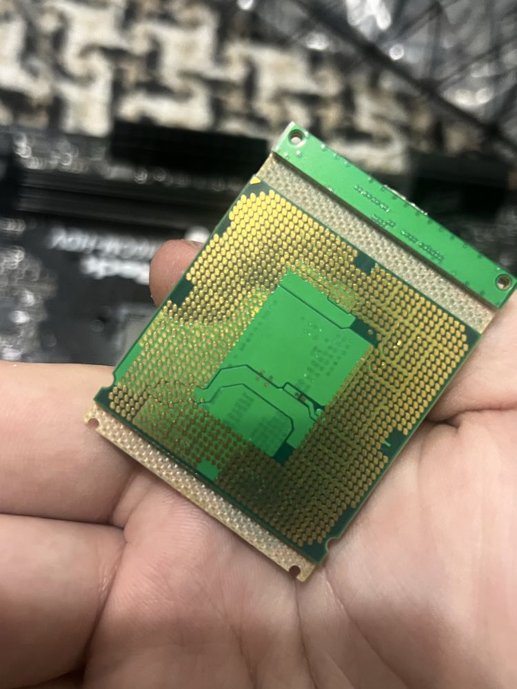 Процесор i7 8700