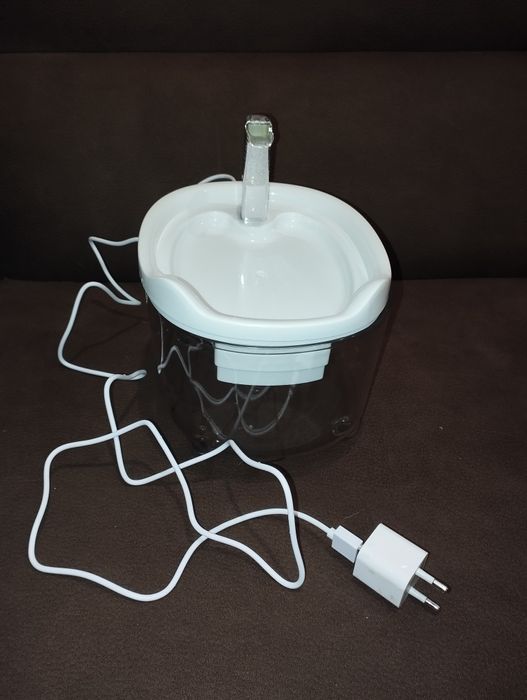 Поилка фонтанчик для котов и собак