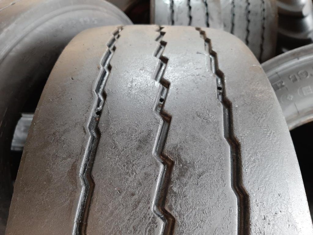 2x Opona używana ciężarowa 255/60R19.5 MICHELIN 350zł C2393 REZERW