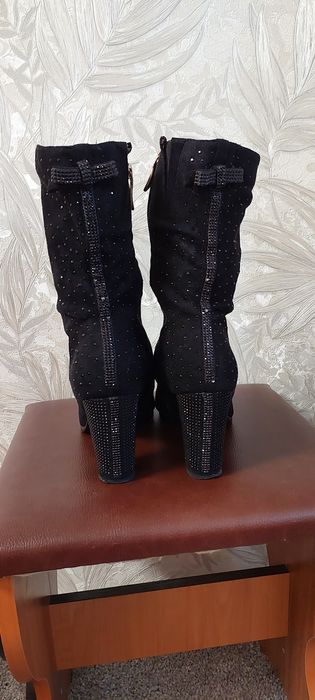 Замшевые ботинки