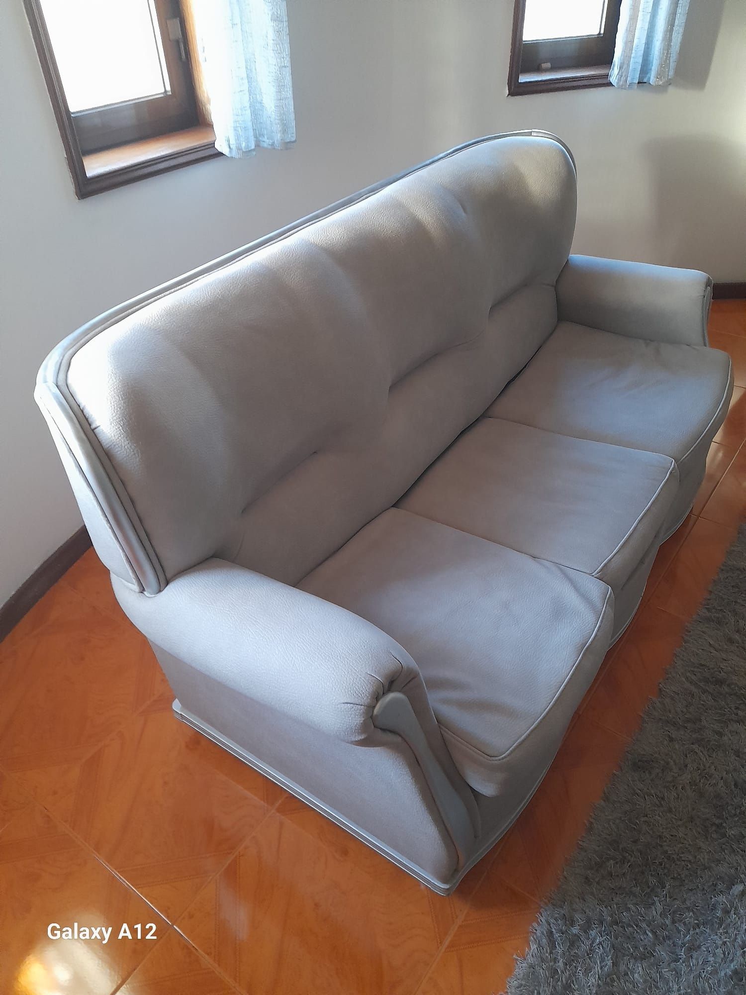 Sofá cama estilo antigo cinza